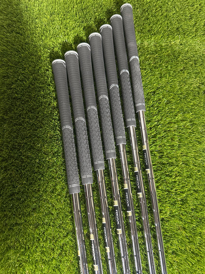 TaylorMade M2 5-SW Irons