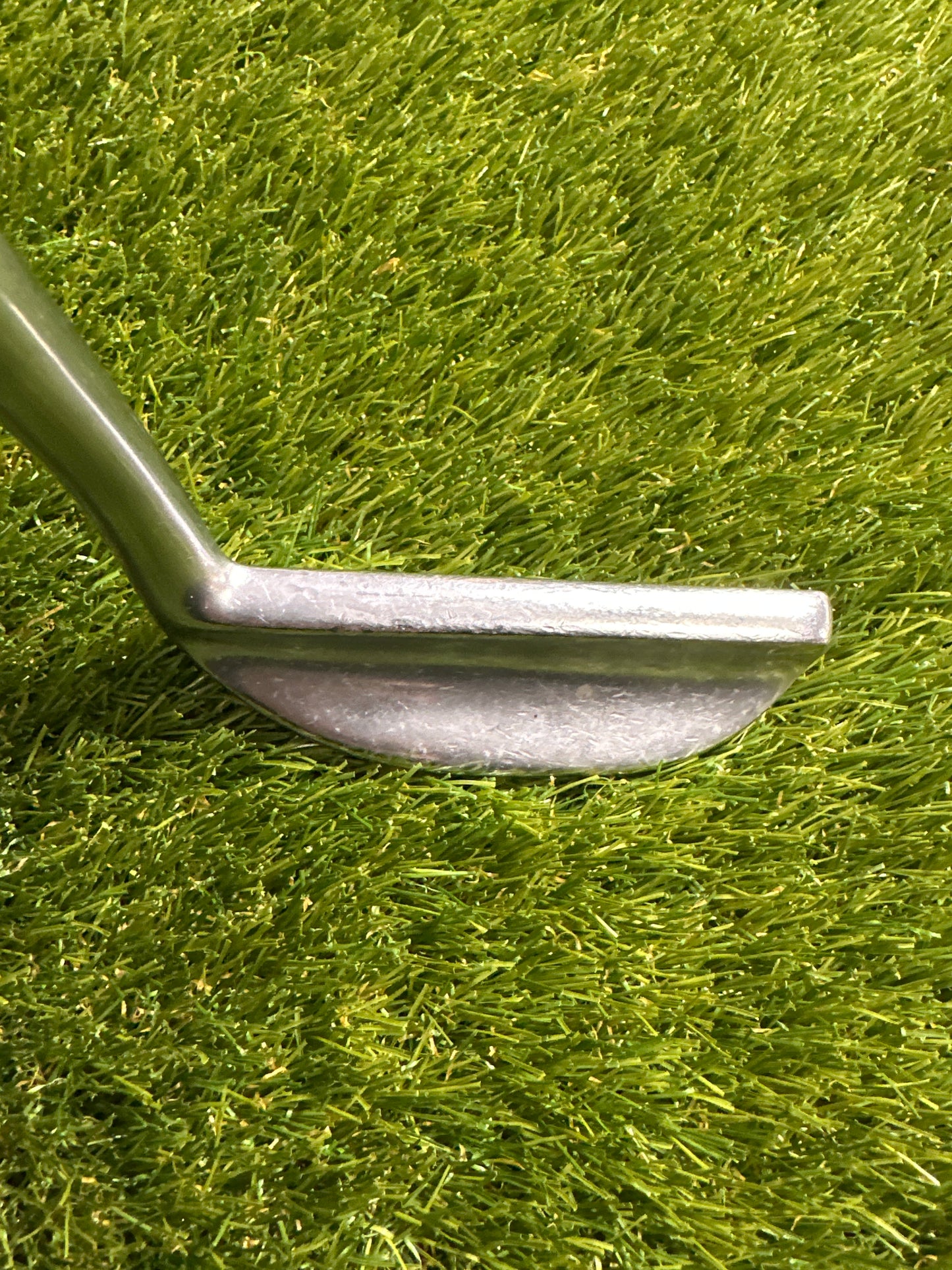 The Wilson 8802 35" Putter