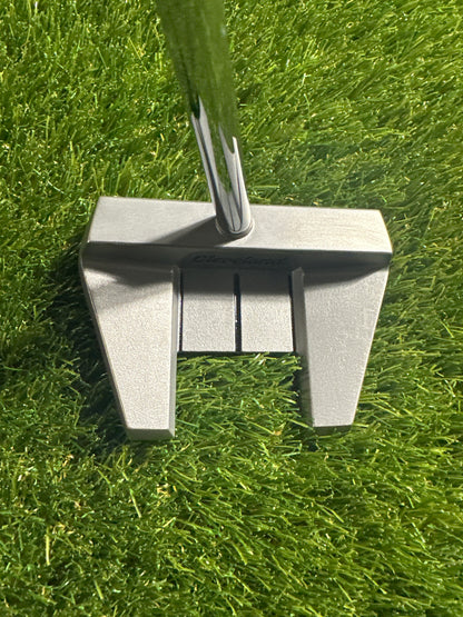 Cleveland HB Soft 2 11 Broom 44.5" Putter