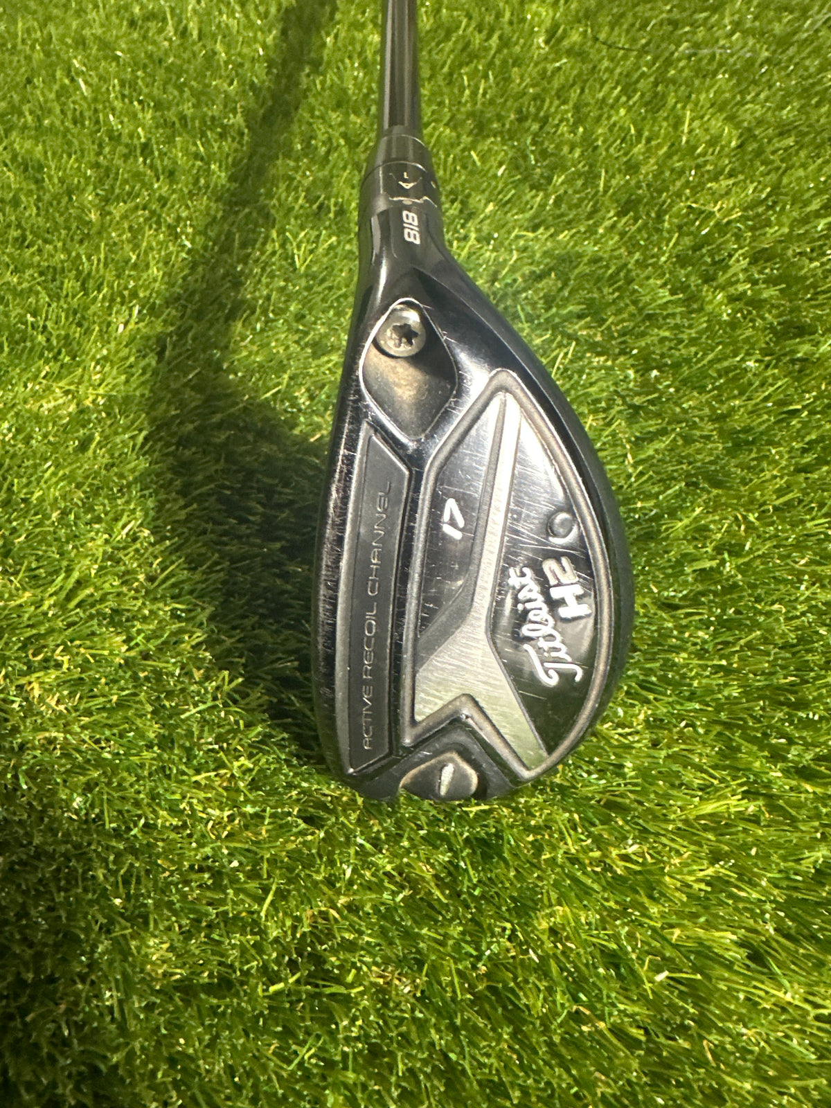 Titleist H2 818 17 HYB