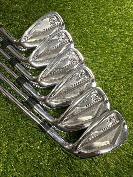 Wilson Staff D9 Forged 5-PW Irons
