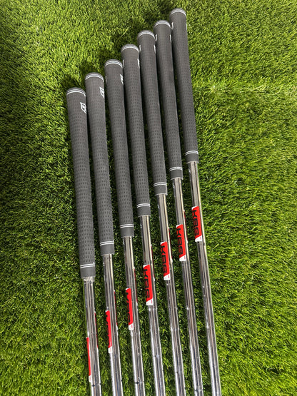 Wilson D7 5-SW Irons