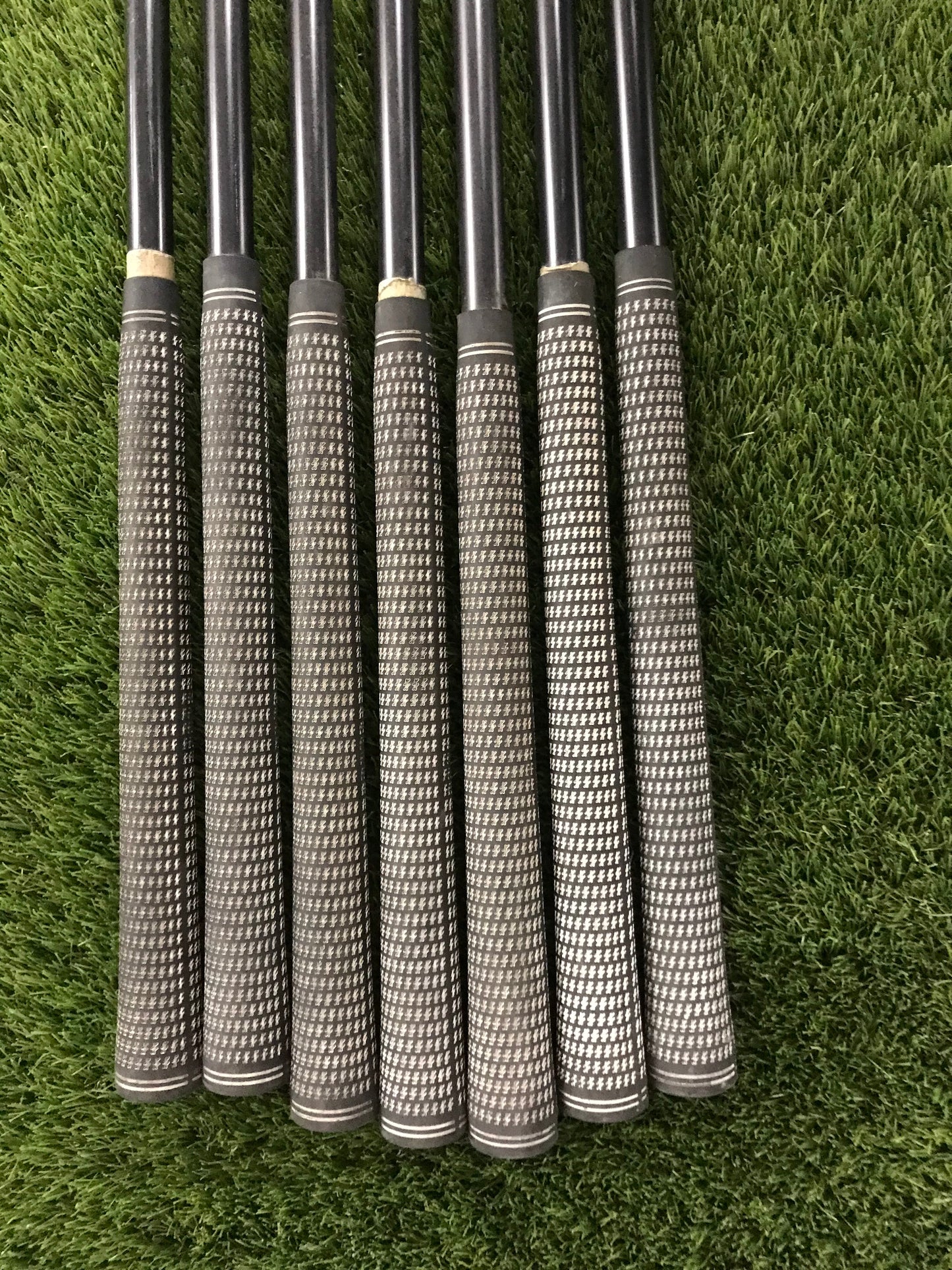 Wilson Fatshaft 3-Pw (missing 8 iron)