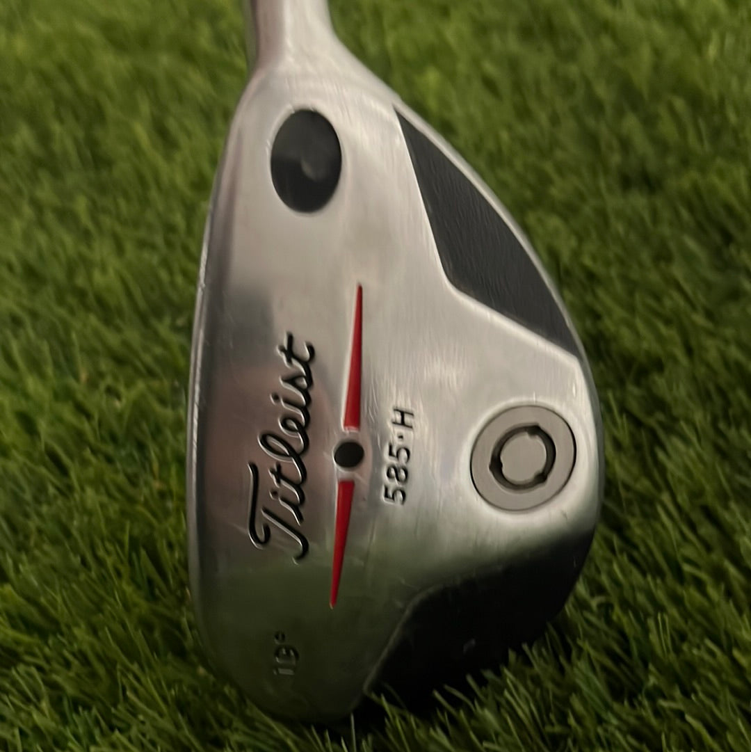 Titleist 585H 19 HYB