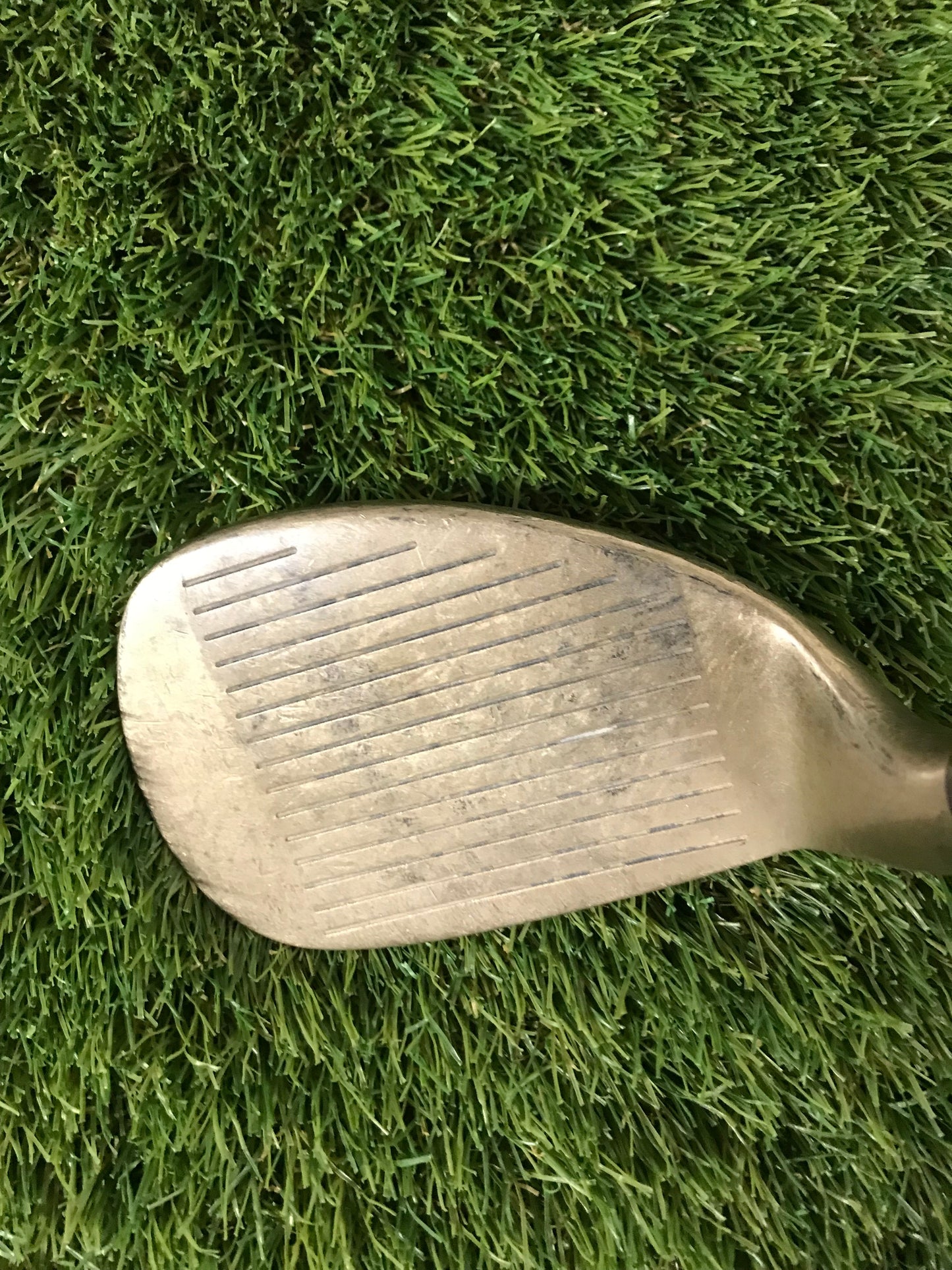 Wilson LW Bunker Wedge 62