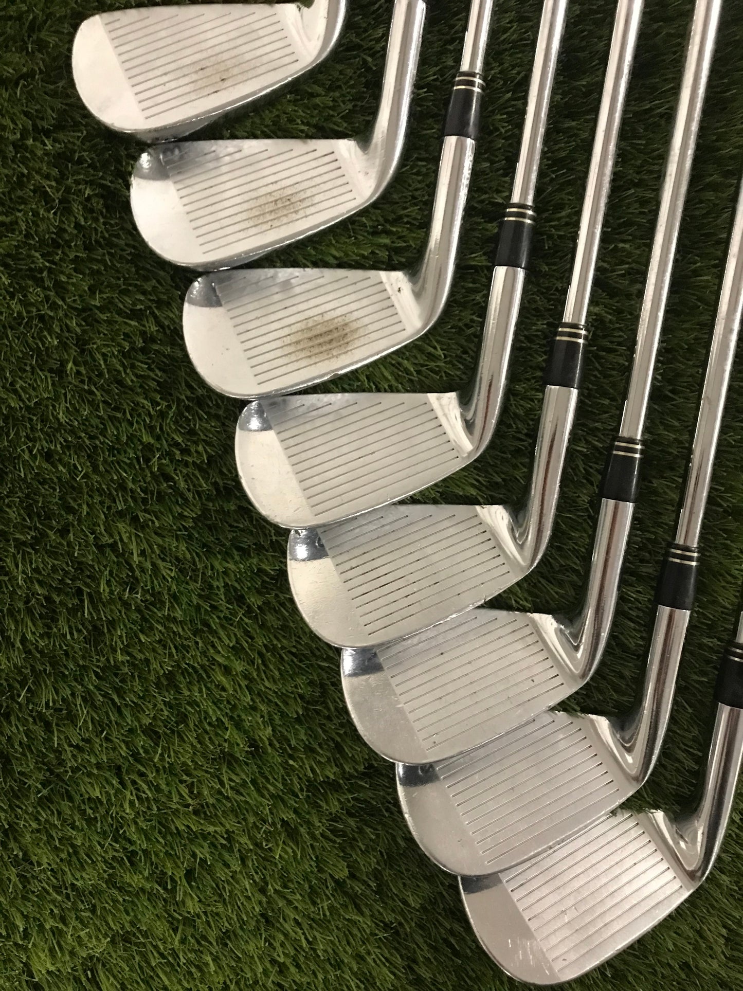 Taylormade R300 Irons 3-PW