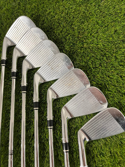 Wilson Staff FG Tour Irons 4-PW