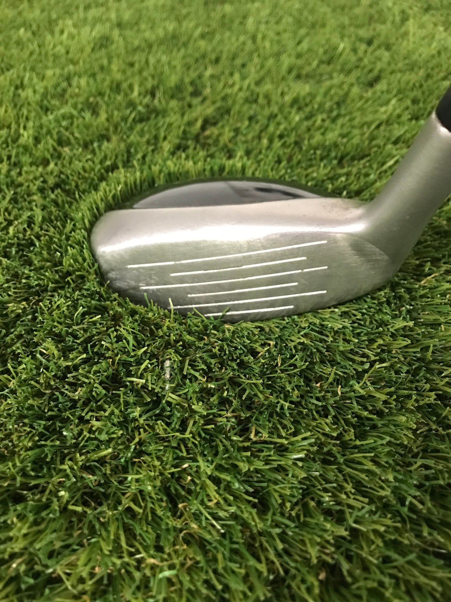 TaylorMade Rescue Mid  12 2 Hybrid